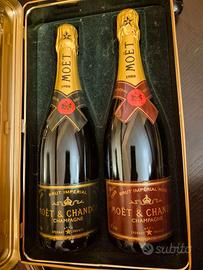 Confezione due bottiglie Moet Chandon  1988 .