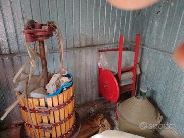 macina uva e torchio 