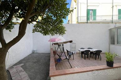 4 LOCALI A PORTICI