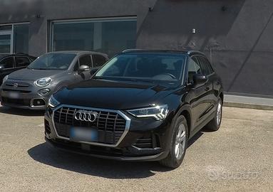 Audi Q3 35 TDI S tronic Business