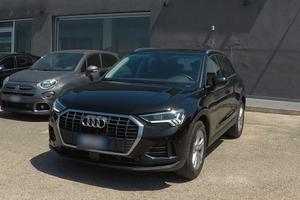 Audi Q3 35 TDI S tronic Business