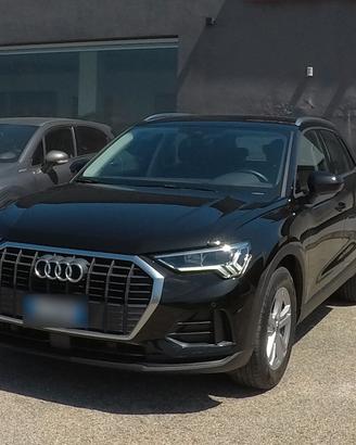 Audi Q3 35 TDI S tronic Business