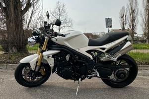 Triumph speed triple 1050