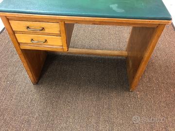 Scrivania vintage anni '60 compatta