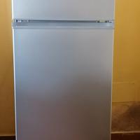 Frigorifero con freezer 