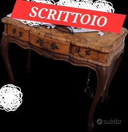 Scrittoio con cassetti