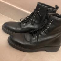 PrimaDonna -Anfibi neri n. 37 con suola in gomma 
