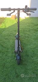 Monopattino elettrico nineboot F40I