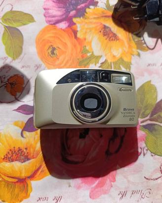 Yashica Zoomate 80 35mm con scatola