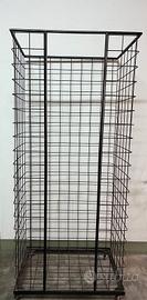 Cesta in metallo con ruote 