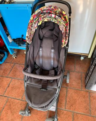 Passeggino richiudibile leggero