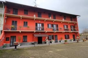 Casa indipendente di 568 m² con più di 5 locali e 