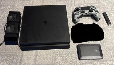 Console ps4 + joistc + memoria esterna + caricat