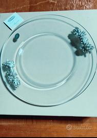 Piatto in cristallo con decorazioni in argento 