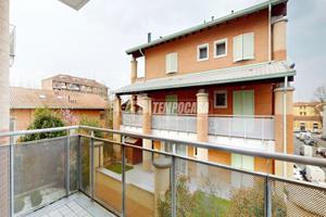 Bilocale con terrazzo in zona centrale