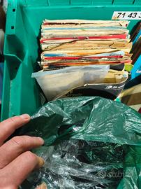 LP 45 giri 100 dischi in vinile misti