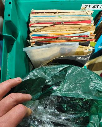 LP 45 giri 100 dischi in vinile misti