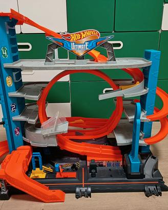 Pista Hot Wheels City Garage delle Acrobazie