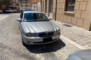 Jaguar X-Type 2.5 V6 trazione integrale