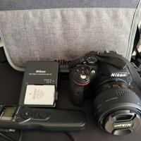 Nikon D5300 + 2a batteria + scheda SD 64gb