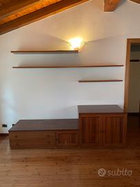 Mobile sotto tv con mensole