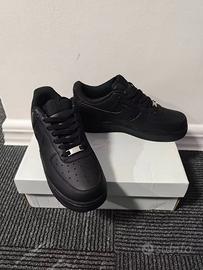 Nike Air Force 1 nere EU43