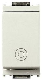 Vimar serie Idea, pulsante 1P NO 10A