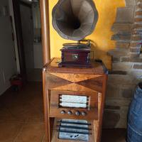 Radio antica + grammofono funzionanti