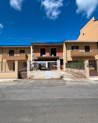 Villetta a schiera in corso di costruzione