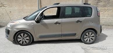 Ricambi Citroen Picasso 1.6 D del 2010 motore 9HX