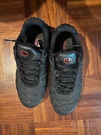nike tn nere baffo rosso n 43 Abbigliamento e Accessori In vendita a Bologna