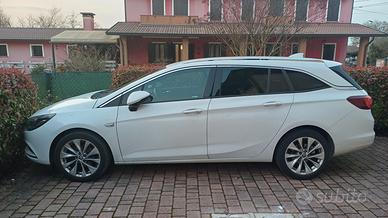 Opel Astra Sport Tourer innovation 110cv