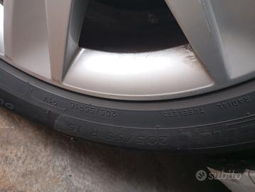 Gomme auto 205.55.R.16