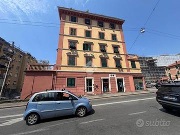 5 LOCALI A GENOVA