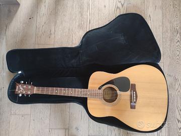 Chitarra elettroacustica Yamaha FX310A + custodia