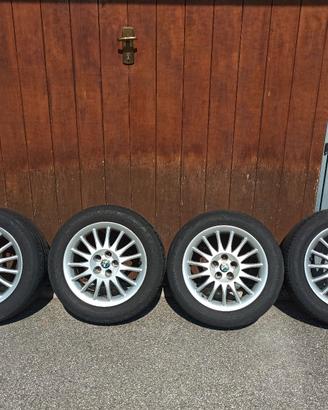 Cerchi in lega originali Alfa Romeo 16” con gomme 