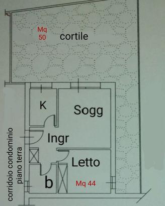 Bilocale più stanza cucina e cortile privato