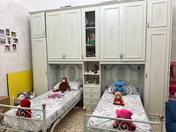 Cameretta a ponte con due letti