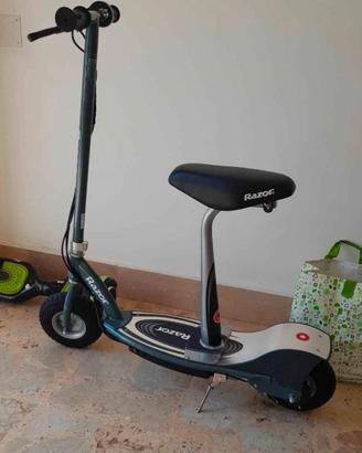 Monopattino elettrico Razor 300s