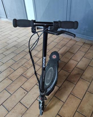 Monopattino elettrico Razor