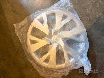 Cerchi in ferro e copricerchi toyota yaris