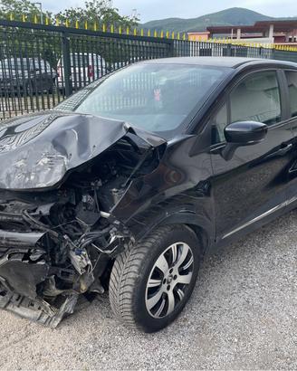 Renault Captur 1.5dci 90cv SINISTRATO 2019