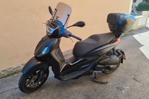 Beverly 300 Deep black