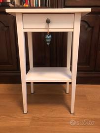 Comodino HEMNES ikea