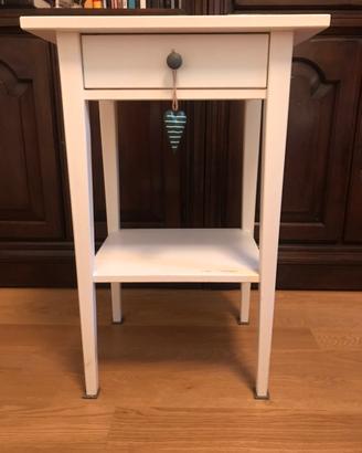 Comodino HEMNES ikea