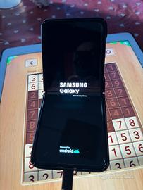 Samsung z flip 4 pari al nuovo
