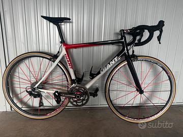 Bici da corsa Giant TCR carbonio