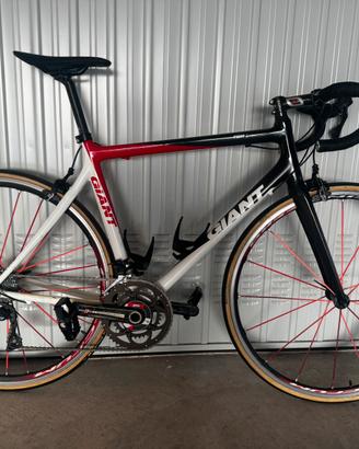 Bici da corsa Giant TCR carbonio
