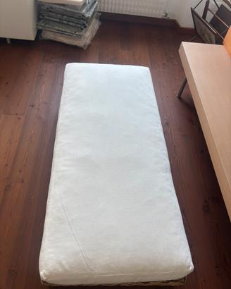 Tavolino rattan poggiapiedi