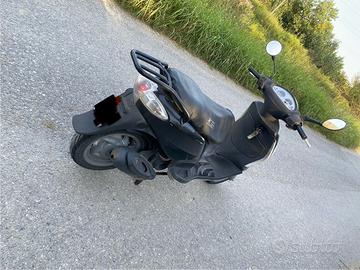 Motorino Piaggio fly